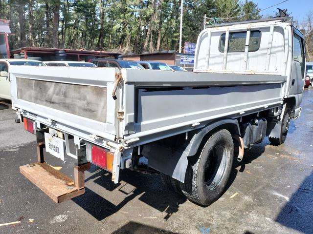 Isuzu Elf 7