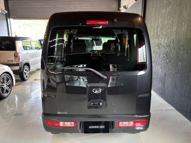 Daihatsu Hijet Cargo 7
