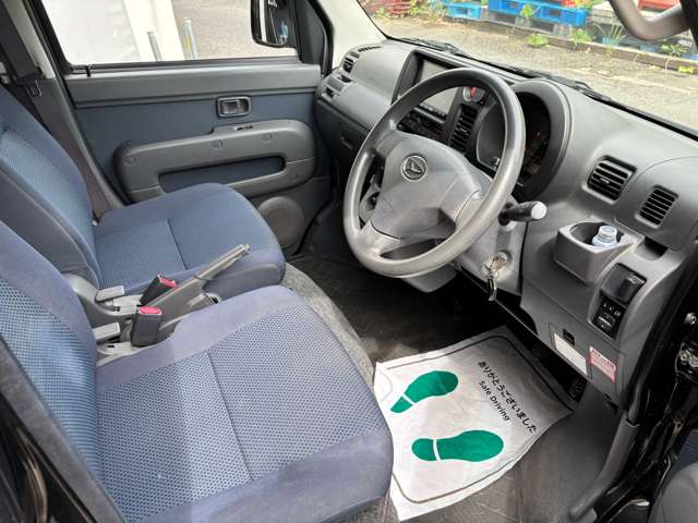 Daihatsu Hijet Cargo 10