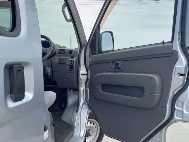 Toyota Pixis Van 11