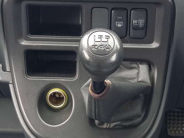 Toyota Pixis Van 4