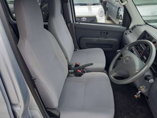 Toyota Pixis Van 6