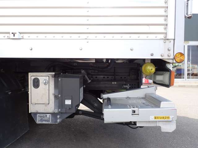 Hino Dutro 12