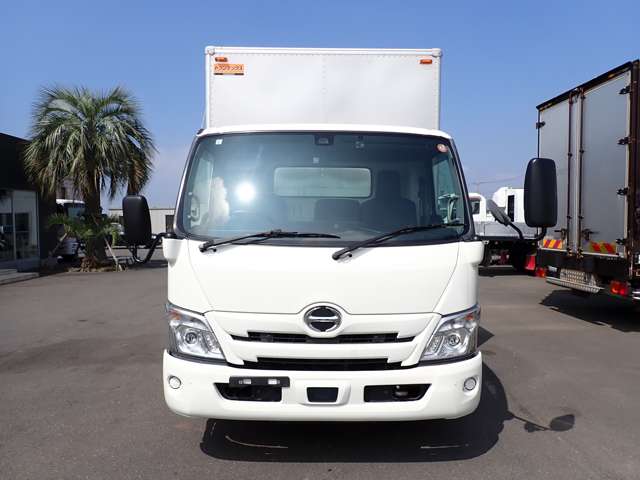 Hino Dutro 4