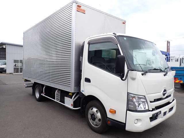 Hino Dutro 5