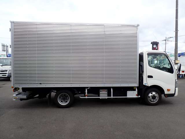 Hino Dutro 6