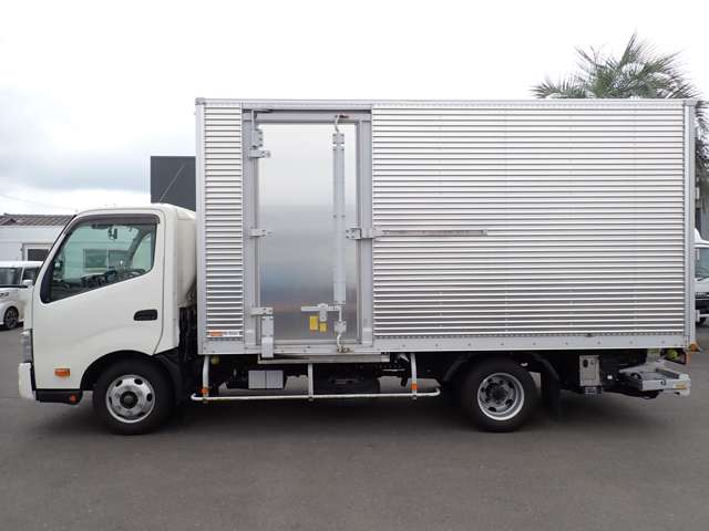 Hino Dutro 10