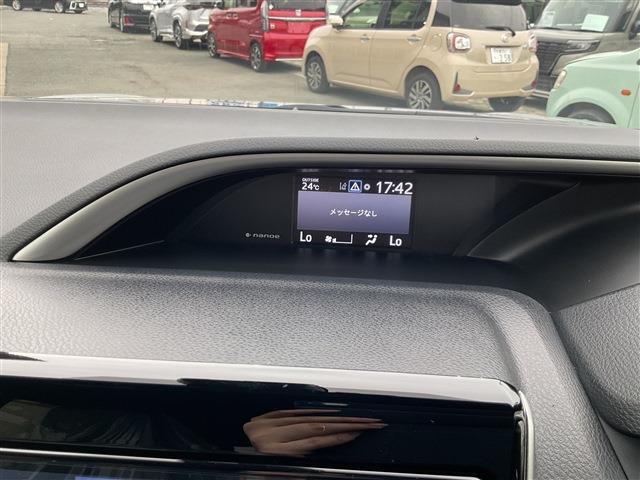 Toyota Voxy 6