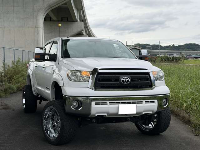 Toyota Tundra 2