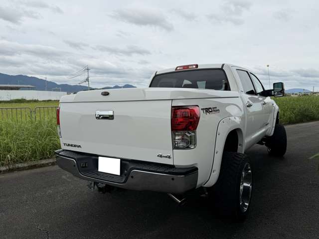 Toyota Tundra 8