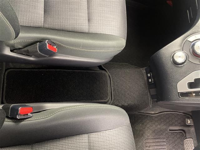 Toyota Sienta 11