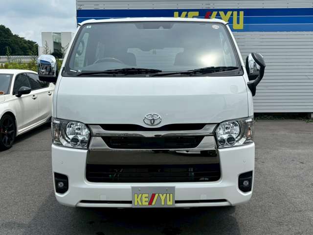 Toyota Hiace Van 4