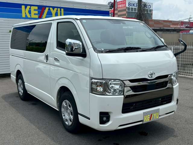 Toyota Hiace Van 5