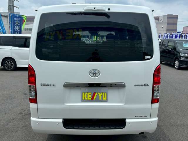 Toyota Hiace Van 8