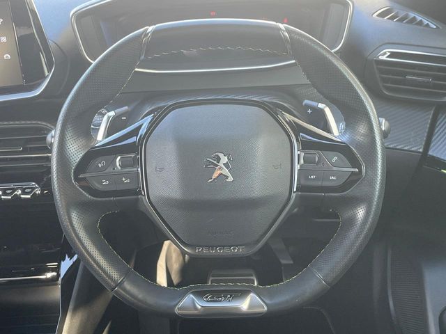 Peugeot SUV 2008 11