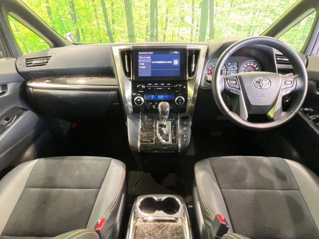 Toyota Alphard 2
