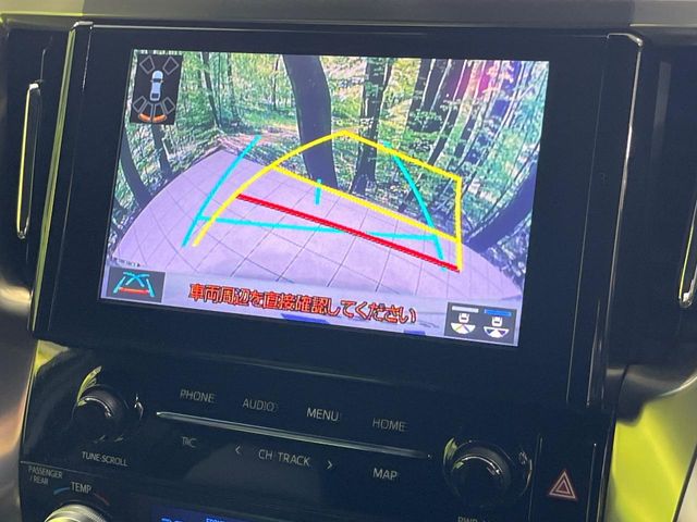 Toyota Alphard 4
