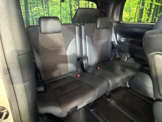 Toyota Alphard 9
