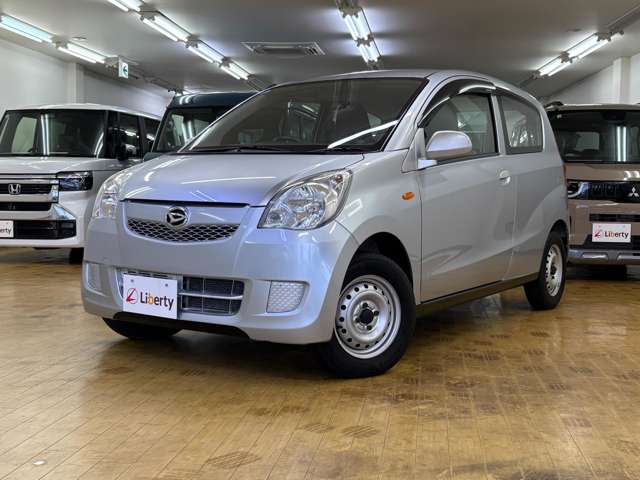 Daihatsu Mira 12
