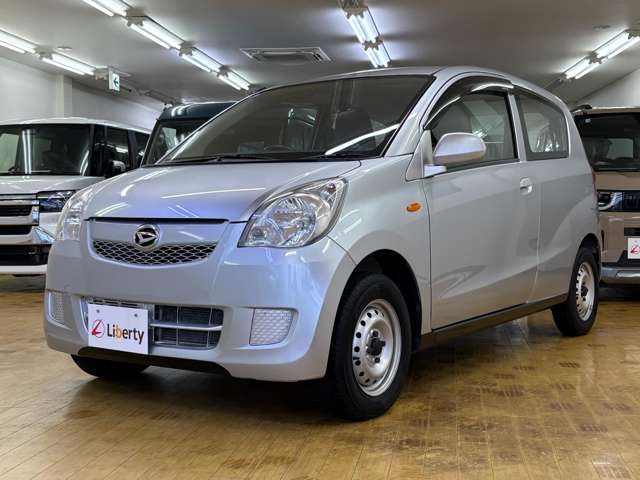Daihatsu Mira 5