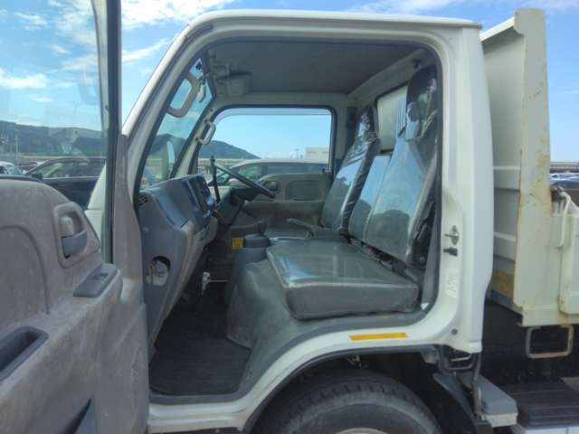 Isuzu Elf 12