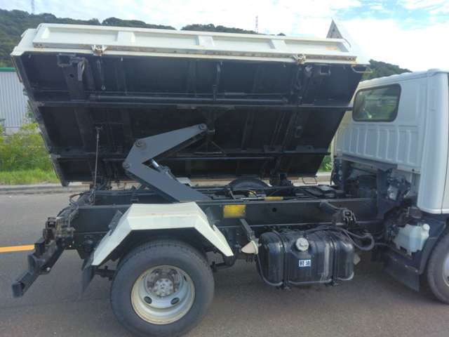 Isuzu Elf 7