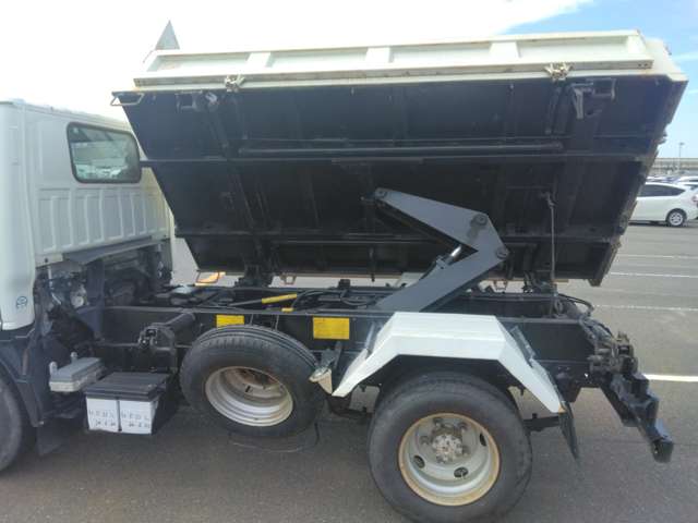 Isuzu Elf 8