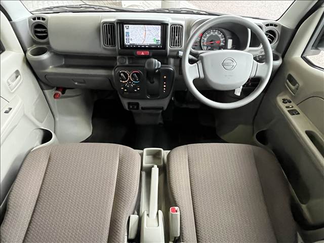 Nissan NV100 Clipper 11