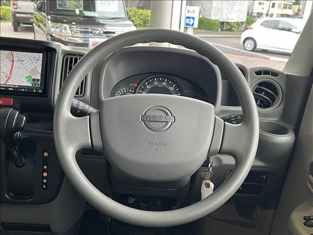 Nissan NV100 Clipper 12