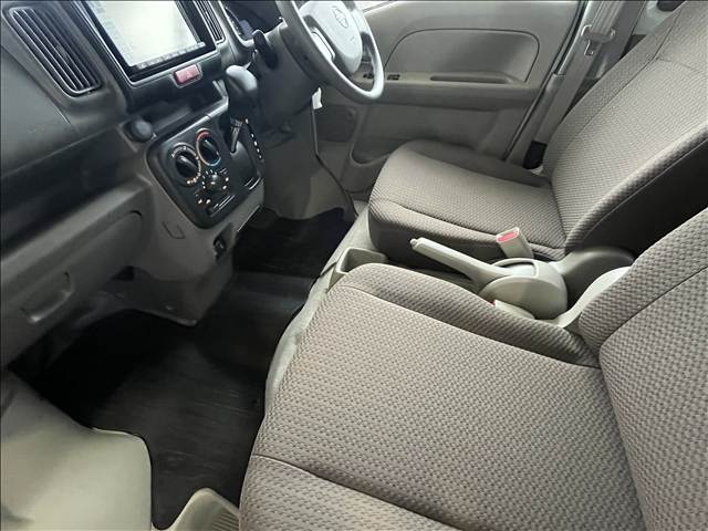 Nissan NV100 Clipper 9