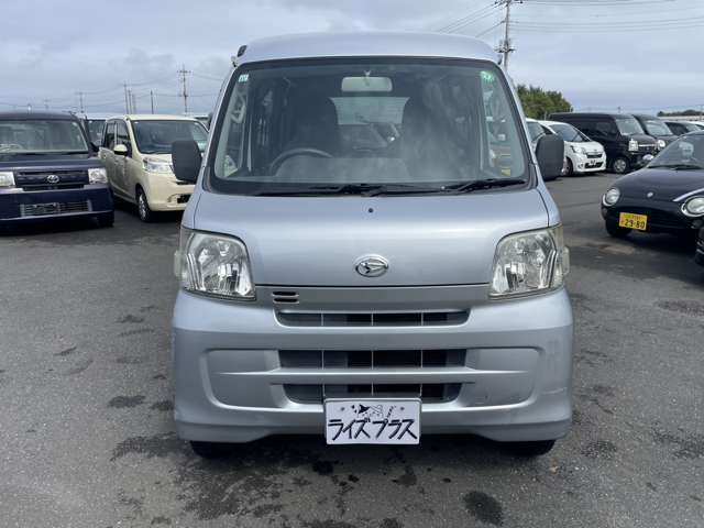Daihatsu Hijet Cargo 2