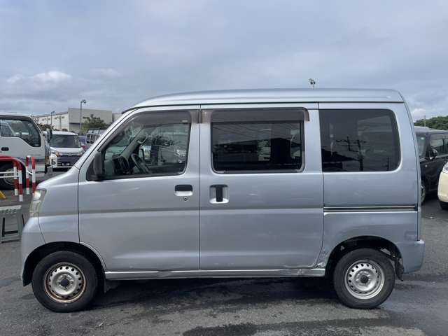 Daihatsu Hijet Cargo 4