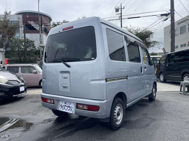 Daihatsu Hijet Cargo 7
