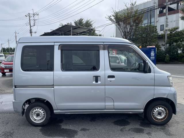 Daihatsu Hijet Cargo 8
