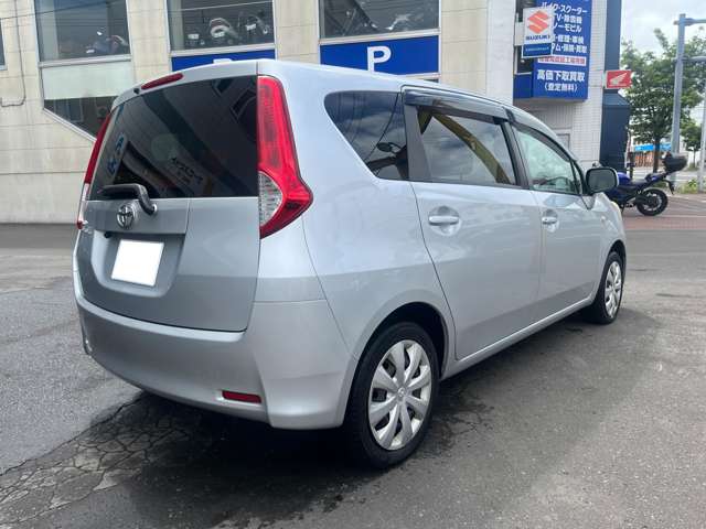 Toyota Passo Sette 7