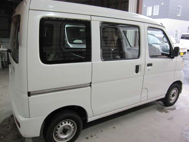 Daihatsu Hijet Cargo 4