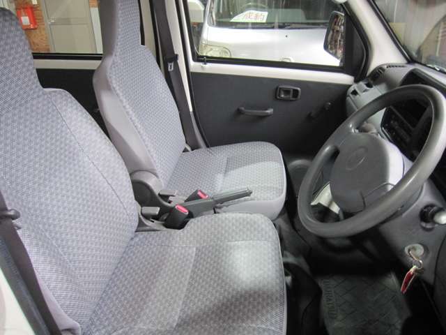 Daihatsu Hijet Cargo 6