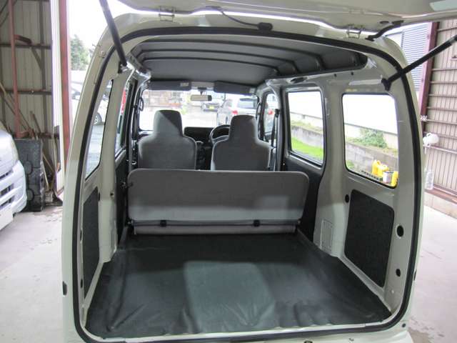 Daihatsu Hijet Cargo 8