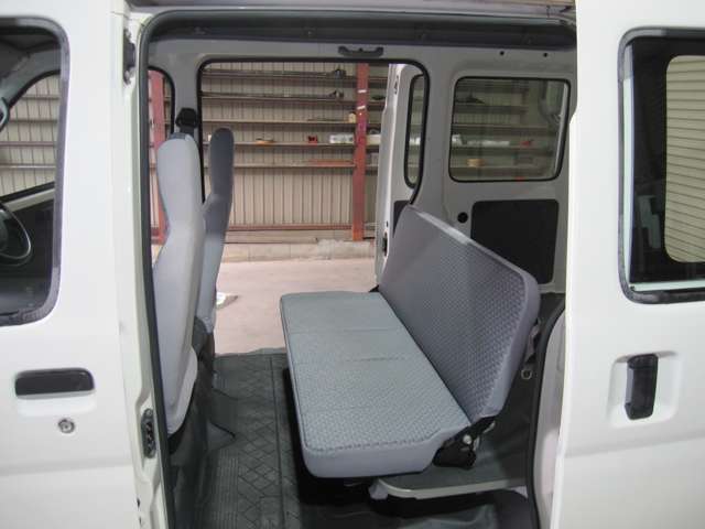 Daihatsu Hijet Cargo 9