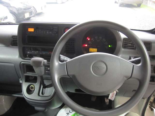 Daihatsu Hijet Cargo 10
