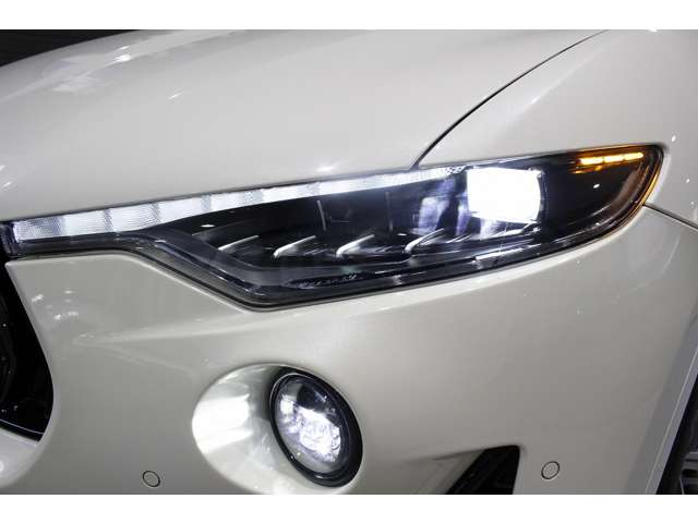 Maserati Levante 5
