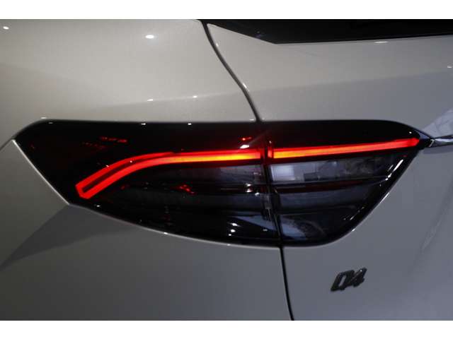 Maserati Levante 8
