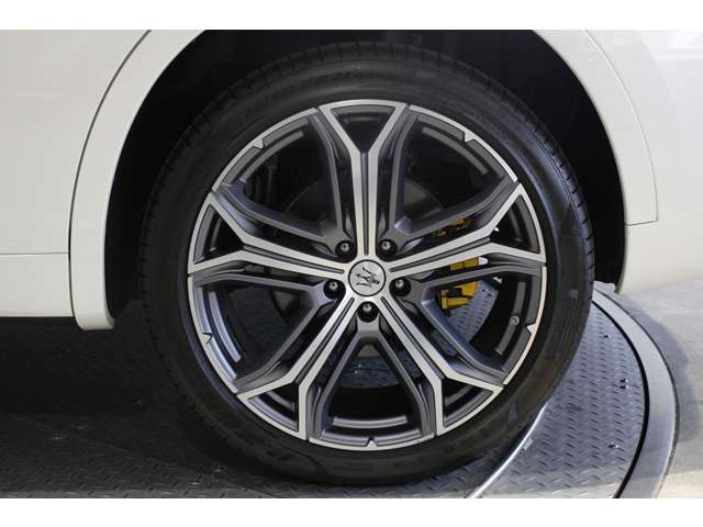 Maserati Levante 10