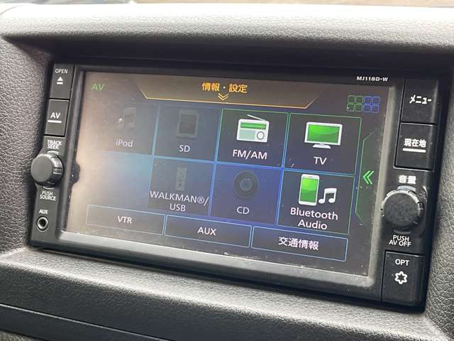 Nissan NV350 Caravan 11