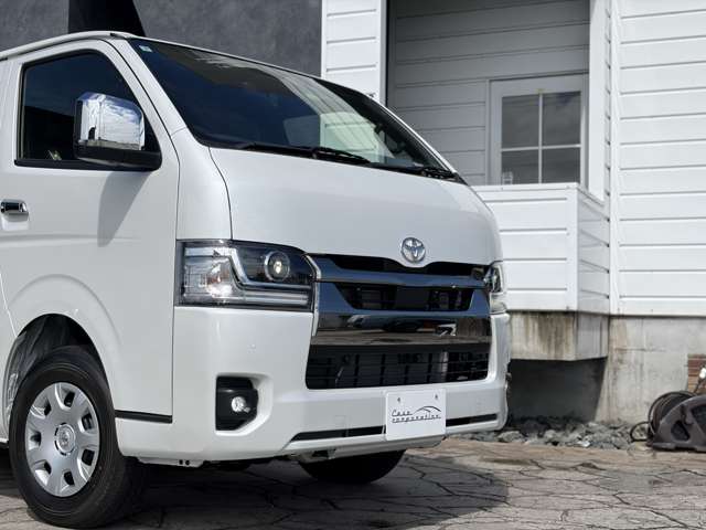 Toyota Hiace Van 6