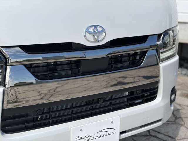 Toyota Hiace Van 8