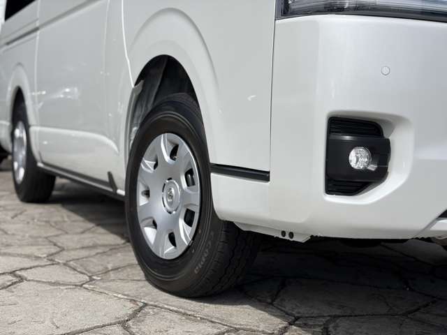 Toyota Hiace Van 10