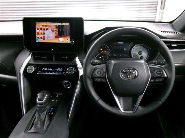 Toyota Harrier 5