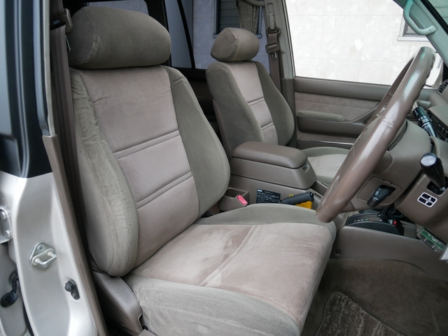 Toyota Land Cruiser 80 2