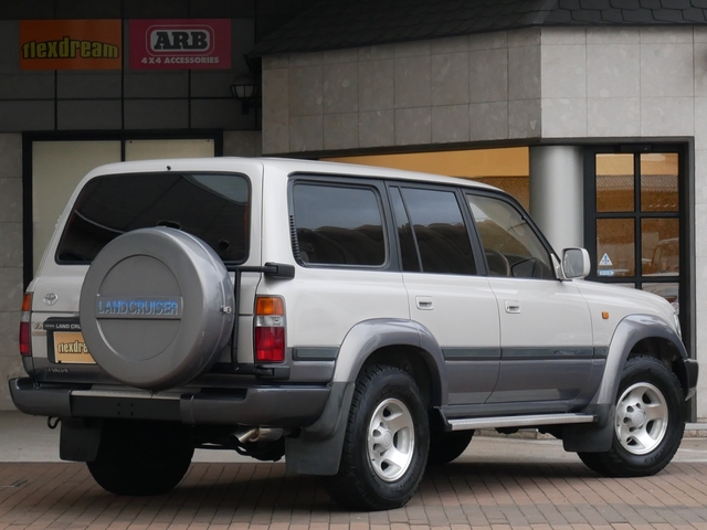 Toyota Land Cruiser 80 3